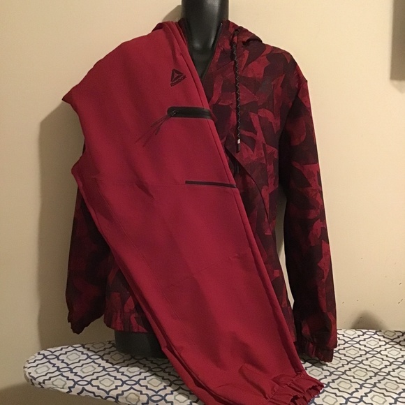 REEBOK, women’s track suit, gorgeous, new condition, see all photos, must have. - Picture 1 of 13